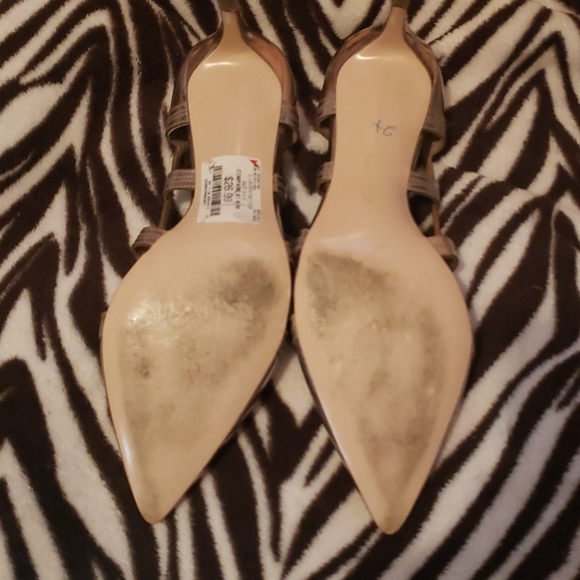 Low heel pump soft platinum - Picture 3 of 4